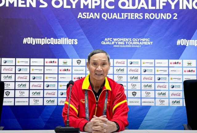 HLV Mai Đức Chung gửi lời cảm ơn các học trò, người hâm mộ và giới truyền thông sau khi vòng loại thứ 2 Olympic Paris 2024 khép lại