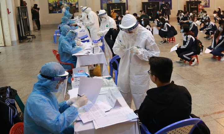 Trưa 12/5, cả nước ghi nhận 19 ca mắc COVID-19 trong cộng đồng, riêng Bắc Giang có 9 ca