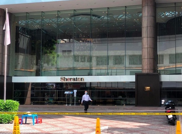 Đầu bếp nghi mắc COVID-19, TP.HCM phong tỏa tạm thời khách sạn Sheraton