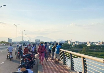 Trắng đêm tìm kiếm nam sinh lớp 9 mất tích khi đi tắm sông cùng bạn