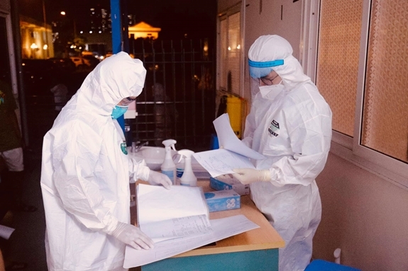 Hà Nội thêm 11 người dương tính với SARS-CoV-2