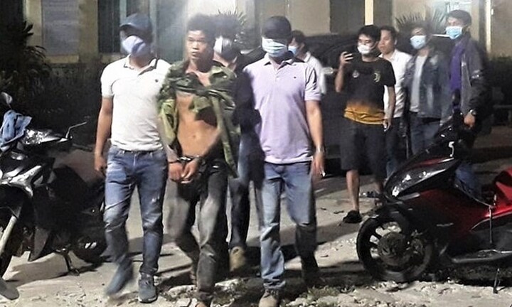 Tin tức pháp luật ngày 4/8: Kẻ dùng dây điện siết cổ mẹ ruột tử vong rồi bỏ trốn khai gì?