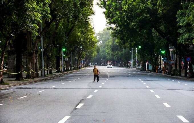 Hà Nội tiếp tục giãn cách xã hội đến 6h ngày 23/8