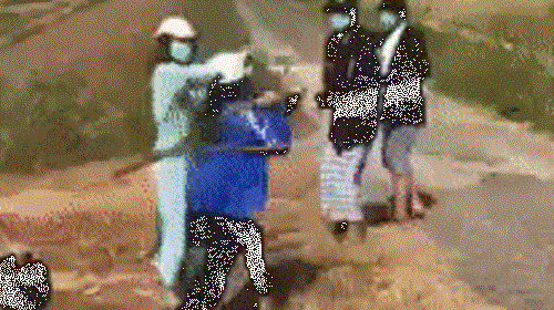 Vụ clip nữ sinh bị nhóm bạn dùng thân cây, mũ bảo hiểm đánh hội đồng: Công an vào cuộc xác minh