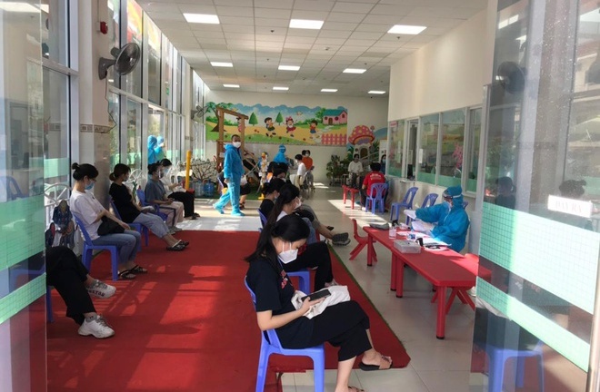 TP.HCM: Hàng nghìn sinh viên được tiêm vaccine phòng COVID-19