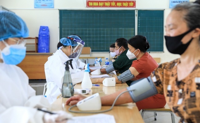 Những đối tượng nào không phải đo huyết áp trước khi tiêm vaccine COVID-19?