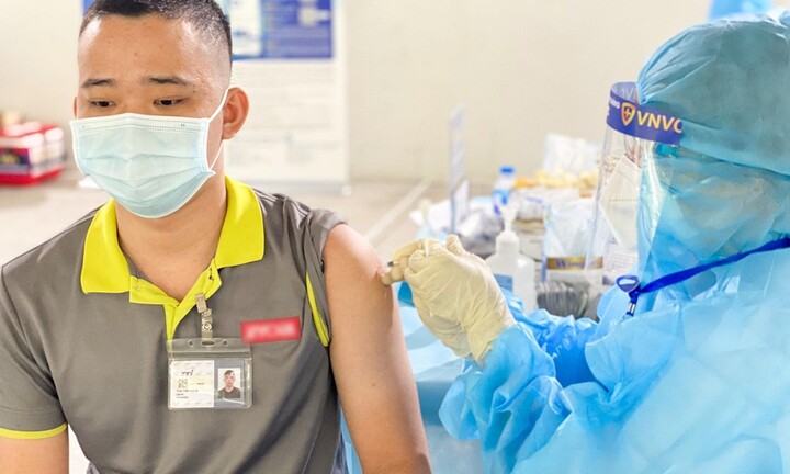 TP.HCM đề nghị bộ Y tế xem xét rút ngắn khoảng cách 2 mũi vaccine AstraZeneca