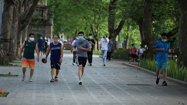 Hà Nội cho phép thể dục ngoài trời, mở cửa trung tâm thương mại từ 28/9