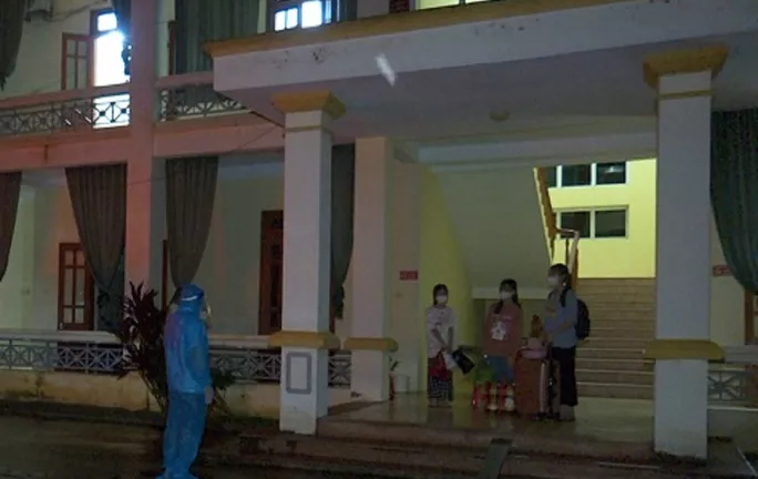 Phát hiện 3 cô gái trẻ 