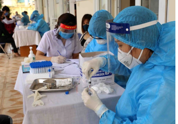 Sáng 2/10, Hà Nội thêm 17 ca dương tính SARS-CoV-2 tại ổ dịch bệnh viện Việt Đức