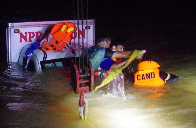 Vụ 2 vợ chồng bị lũ cuốn khi băng qua cầu tràn: Thi thể chồng được tìm thấy ở đâu?