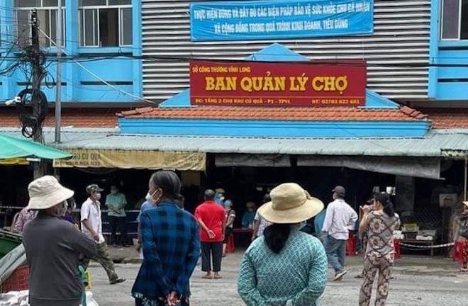 Phong tỏa chợ lớn nhất Vĩnh Long sau khi phát hiện 9 trường hợp nghi mắc COVID-19