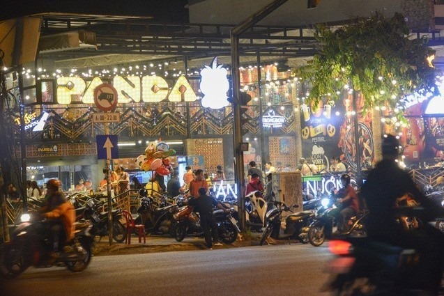 Sở Công thương TP.HCM đề xuất cho hàng quán phục vụ ăn uống tại chỗ đến 21h