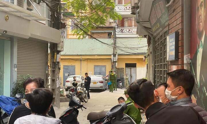 Hà Nội: Người đàn ông bất ngờ bị hàng xóm sát hại dã man giữa phố