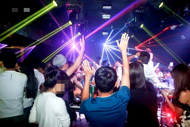 TP.HCM yêu cầu tạm dừng hoạt động karaoke, massage và spa