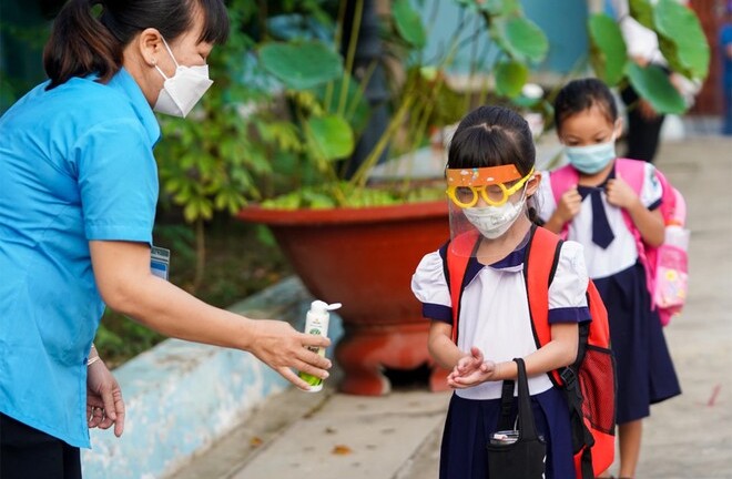 TP.HCM thí điểm cho học sinh lớp 1 tới trường từ ngày 13/12