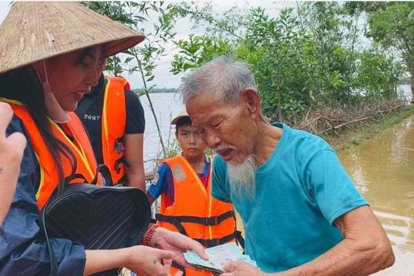 Bộ Công an nói gì về hoạt động từ thiện của ca sĩ Thủy Tiên và các nghệ sĩ?