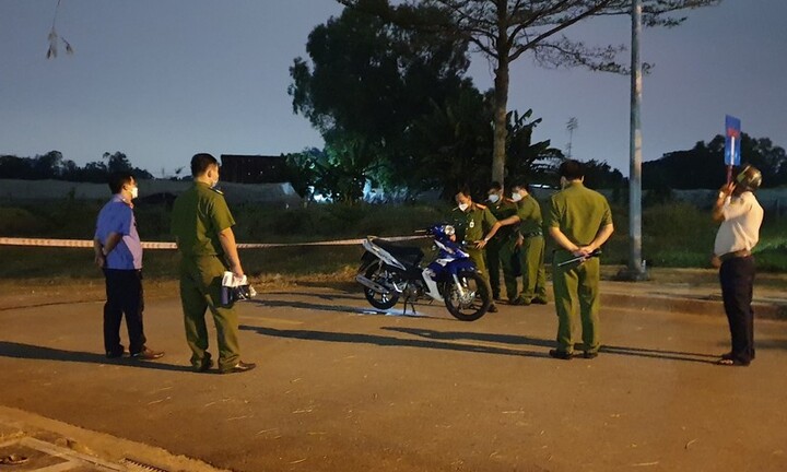 Người đàn ông chết cạnh xe máy trong khu công nghiệp: Chưa có vợ, hay nhậu nhẹt