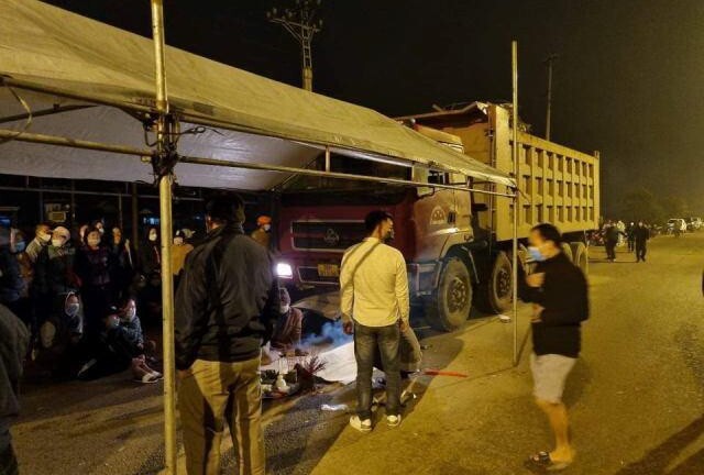 Vụ tai nạn ở Thanh Hóa, 4 người trong gia đình tử vong: Tang thương bao trùm phố nhỏ