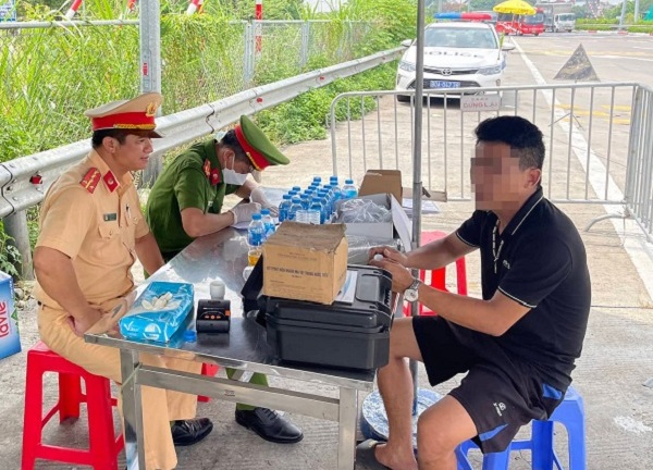 Tài xế dương tính với ma túy trên cao tốc Pháp Vân - Cầu Giẽ bị phạt 35 triệu đồng