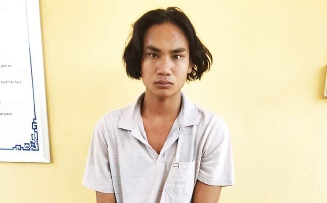 Thanh niên 18 tuổi dùng dao bầu đâm chết hàng xóm vì lý do bất ngờ