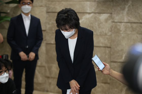 Vì sao Bộ trưởng Giáo dục Hàn Quốc xin từ chức chỉ sau 34 ngày nhậm chức?