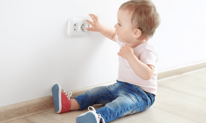 Bé gái 2 tuổi tử vong nghi bị điện giật ở Phú Yên: Công an khám nghiệm hiện trường