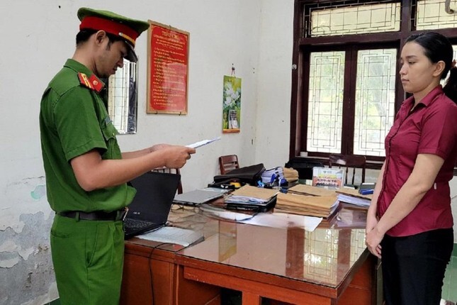 Cựu nhân viên ngân hàng lừa đảo gần 82 tỷ: Hé lộ thủ đoạn