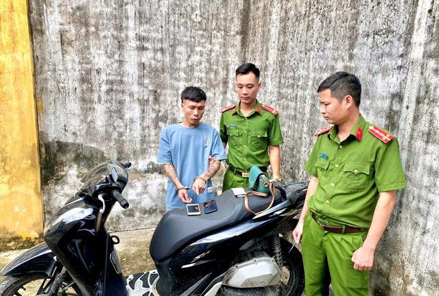 Vào nhà nghỉ cùng bạn trai mới quen, người phụ nữ 34 tuổi bị cuỗm SH mới mua