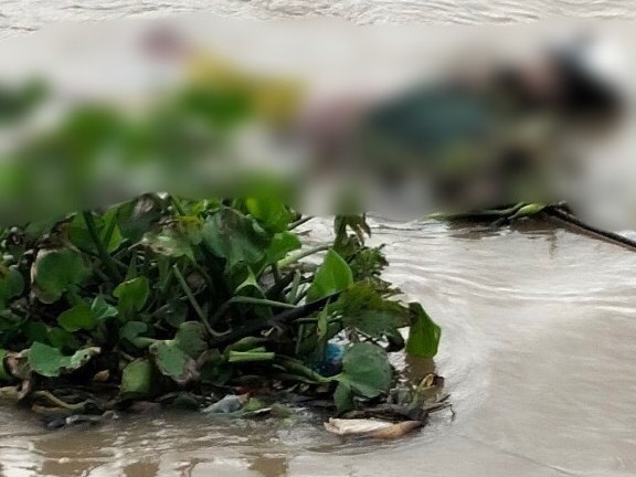 Phát hiện thi thể nam giới trên kênh: Nạn nhân mặc quần đùi vàng, áo thun xanh