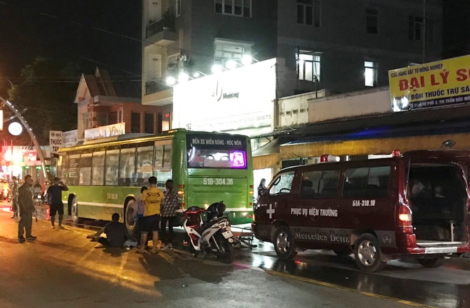 Tin tức tai nạn giao thông mới ngày 4/10: Nam thanh niên bị xe buýt cán tử vong ở TP.HCM