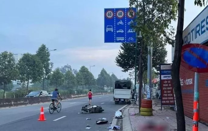Tin tức tai nạn giao thông mới ngày 14/11: Tông vào cột biển báo lề đường, cô gái trẻ tử vong tại chỗ
