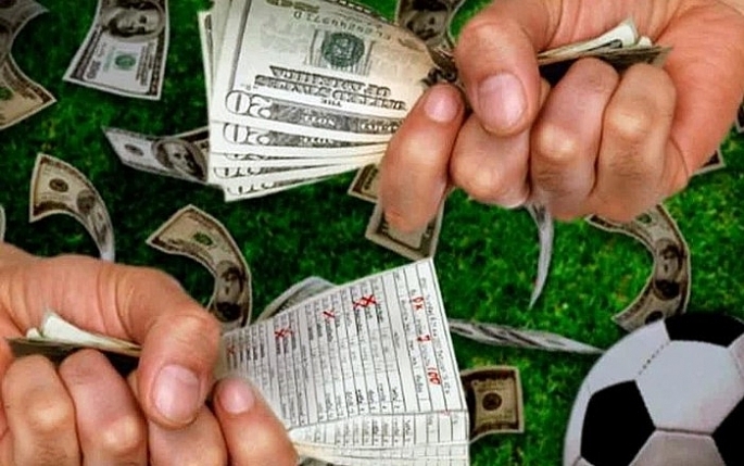 Con vay tiền chơi cá độ bóng đá World Cup 2022, cha mẹ có phải trả nợ không?