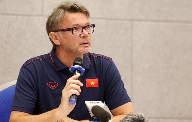 HLV Philippe Troussier chính thức 
