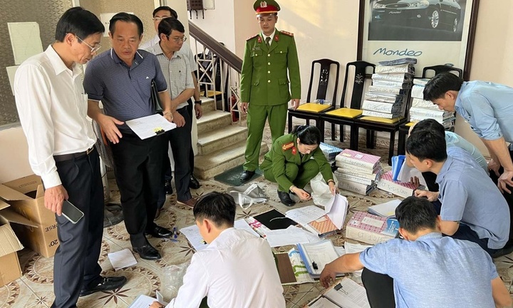 Vì sao Giám đốc và 2 Phó Giám đốc Trung tâm đăng kiểm Thừa Thiên - Huế bị bắt?