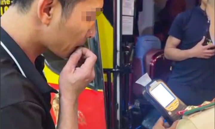 Dương tính với ma túy, lái xe khách khai uống rượu ngâm 