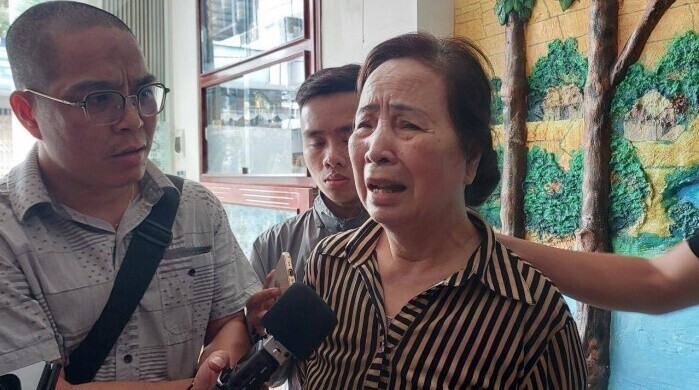 Người thân các nạn nhân vụ rơi máy bay: 