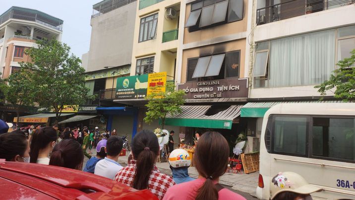 Nhân chứng vụ cháy khiến 2 trẻ tử vong: Ngọn lửa bùng phát rất nhanh, khói đen bao trùm cả ngôi nhà