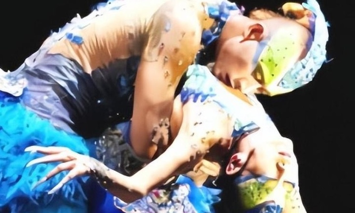 Tin tức sao Hoa ngữ mới nhất ngày 16/6: Dương Lệ Bình phản hồi về điệu múa chim công bị chỉ trích gợi dục