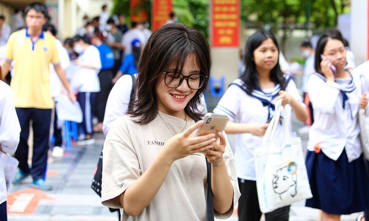 Số điểm 10 môn Vật lý giảm gần một nửa so với năm 2022