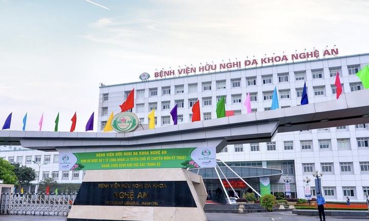 Bệnh viện Hữu nghị Đa khoa Nghệ An nói gì về việc mua thiết bị y tế giá cao gấp 4 lần nhập khẩu?