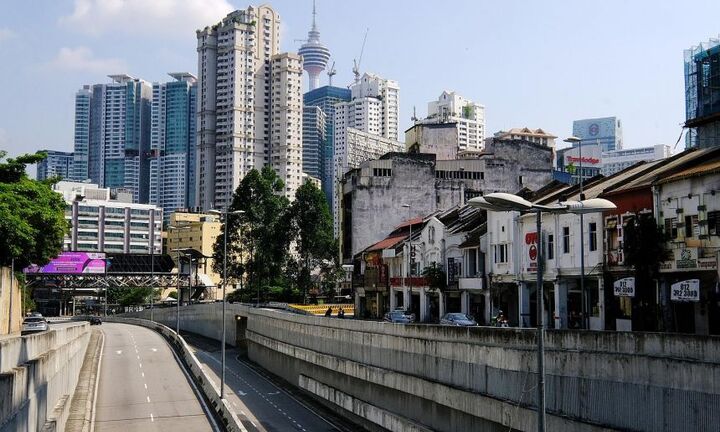 Malaysia phong tỏa toàn quốc trong 2 tuần