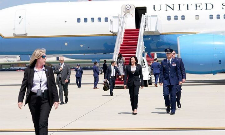 Chuyên cơ chở Phó Tổng thống Kamala Harris gặp sự cố kỹ thuật
