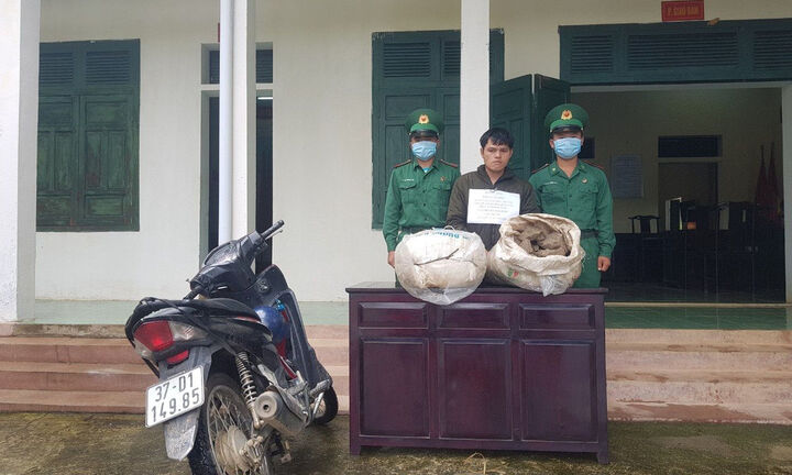 Bắt quả tang đối tượng vận chuyển trái phép 100kg thuốc bom