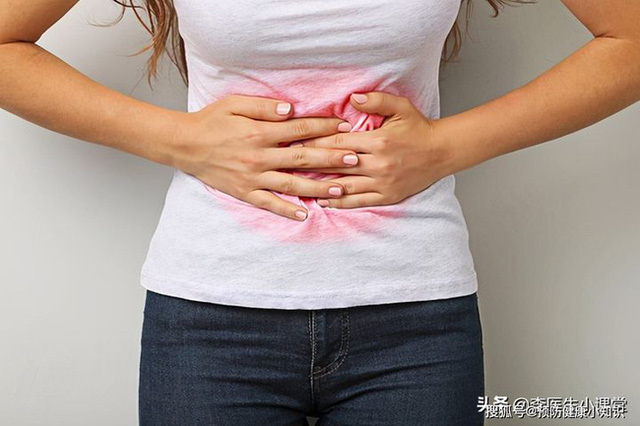 Người phụ nữ 28 tuổi bị ung thư dạ dày, bác sĩ biết có thói quen này liền lắc đầu ngán ngẩm