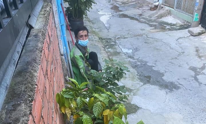 Bị mất xe máy mưu sinh, anh shipper nghèo được người tốt tặng lại chiếc SH