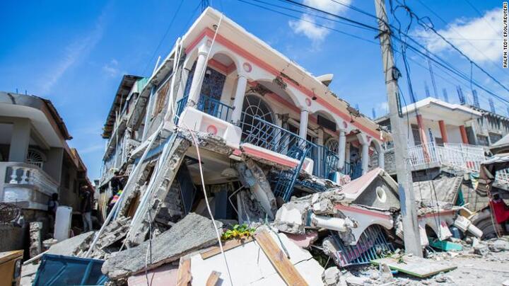 Gần 1.300 người thiệt mạng vì động đất, Haiti ban bố tình trạng khẩn cấp