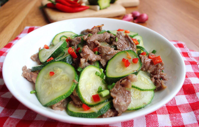 Bí ngòi xào thịt bò lạ miệng, ăn một lần nhớ mãi không quên