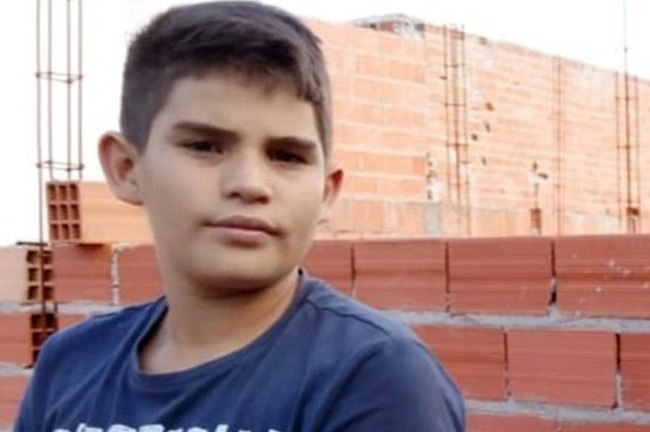 Bé trai 12 tuổi qua đời thương tâm vì đồ chơi quen thuộc, bố đứng không vững khi nhìn thi thể con