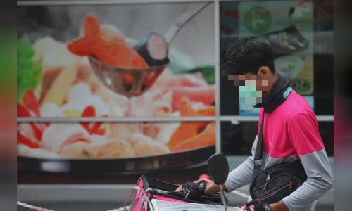 Đưa ra yêu cầu gây choáng với khách nữ, nam shipper khiến dân mạng tranh cãi gay gắt
